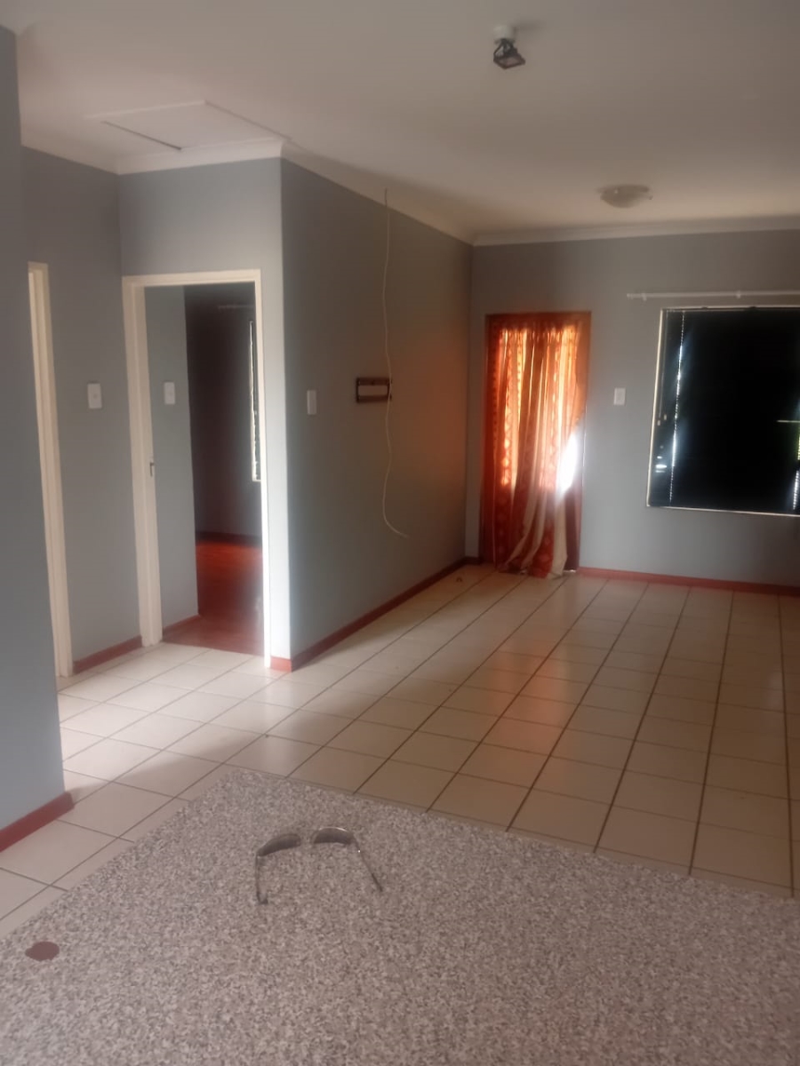 2 Bedroom Property for Sale in Stellendale Western Cape